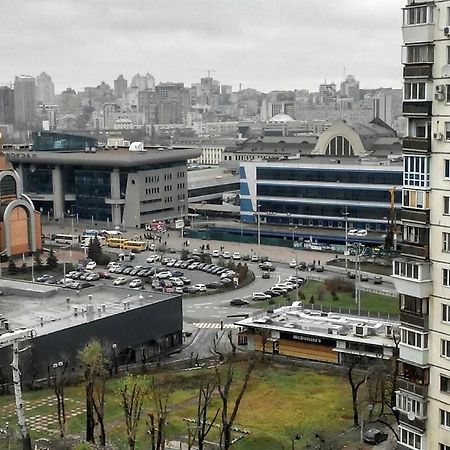 Патриарха Скрипника 7,Жд Вокзал, Ультрамарин Apartamento Kiev Exterior foto