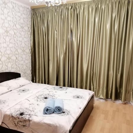 Патриарха Скрипника 7,Жд Вокзал, Ультрамарин Apartamento Kiev Exterior foto