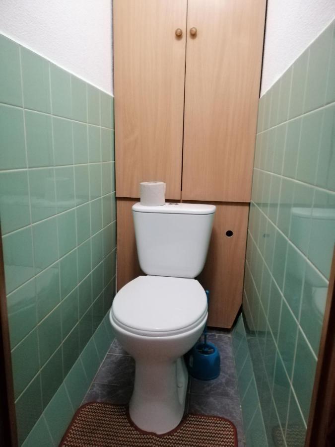 Патриарха Скрипника 7,Жд Вокзал, Ультрамарин Apartamento Kiev Exterior foto